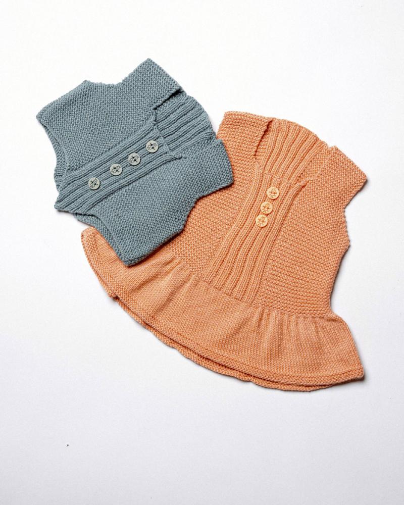 Baby No. 78 Strikkekit: Top & Vest i Abrikosfarve