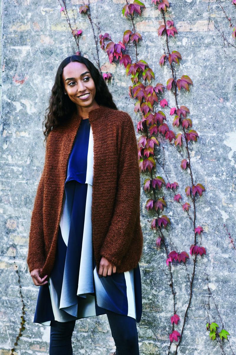 Bella Cardigan Strikkeopskrift - Lang og Smuk 893224