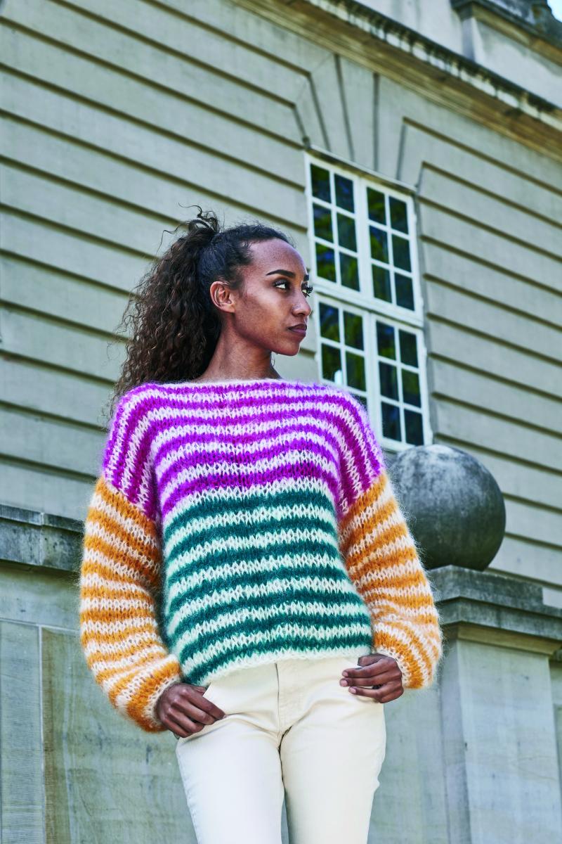 Bella Strikkeopskrift - Stribet Sweater 893230 på tilbud!