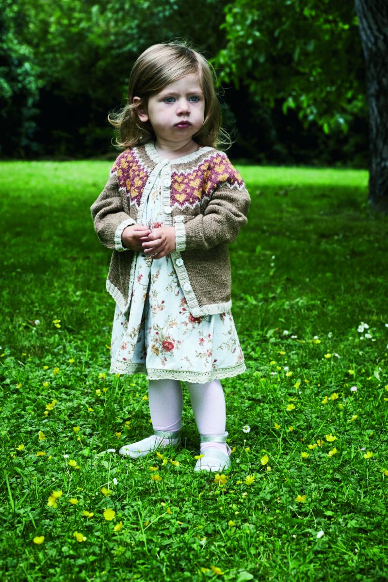 893411 Esther Strikkeopskrift - Kreativ strikning til dig!