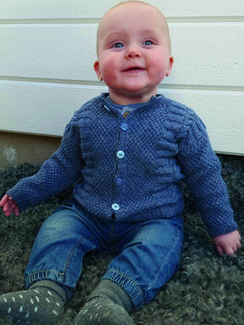 893429 Esther Strikkeopskrift - Kreativ Strikning for Alle