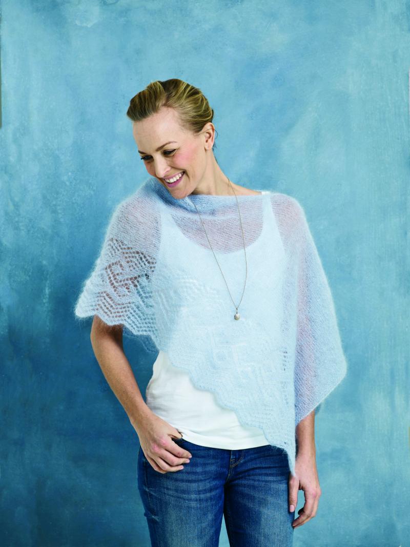 Poncho med hulmønster fra Angel Garn 894171