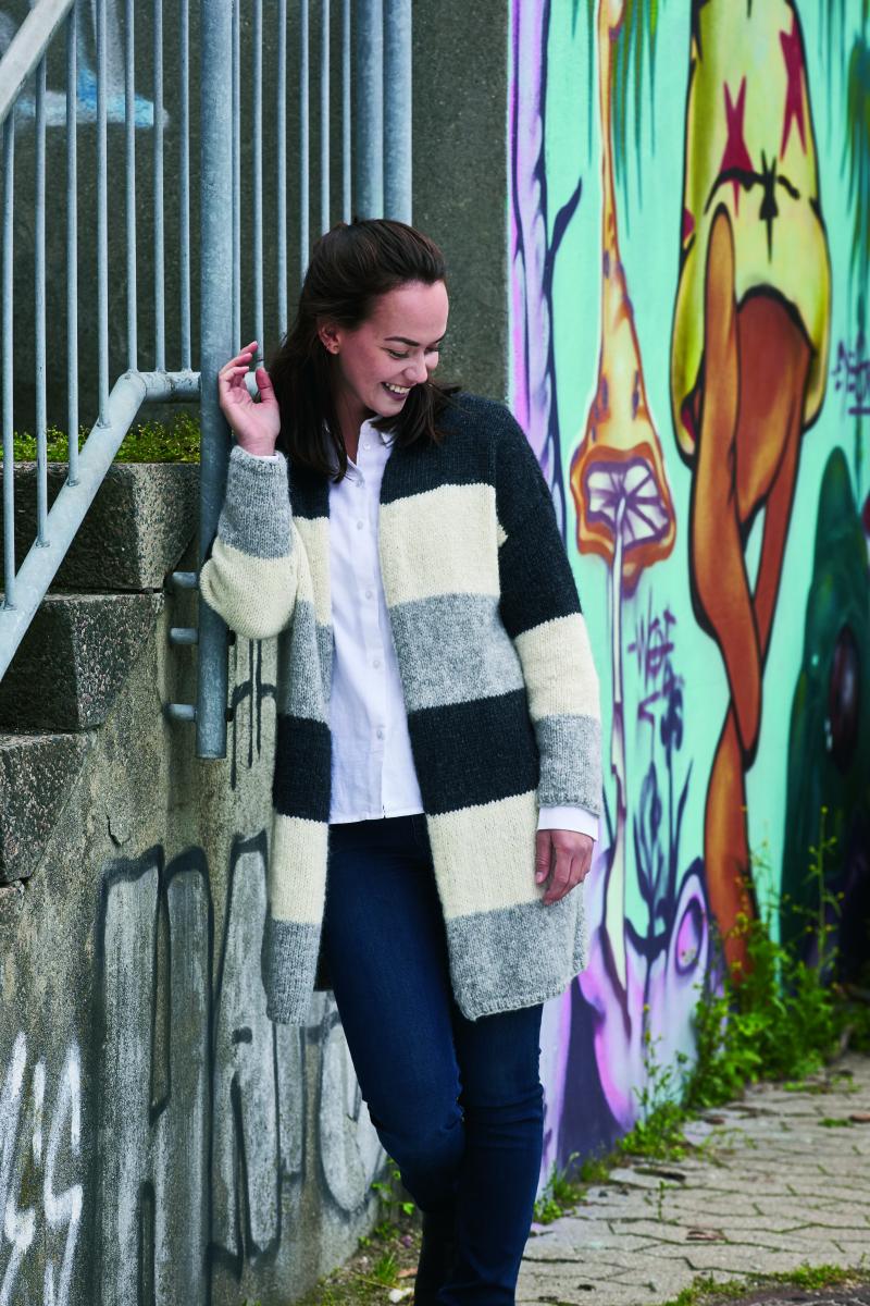 Alice Strikkeopskrift Nr. 896222 - Lang Cardigan med Striber