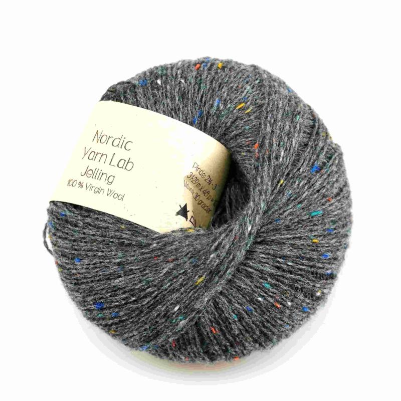 Jelling Charcoal - Blødt 100% Uld Garn fra Nordic Yarn Lab