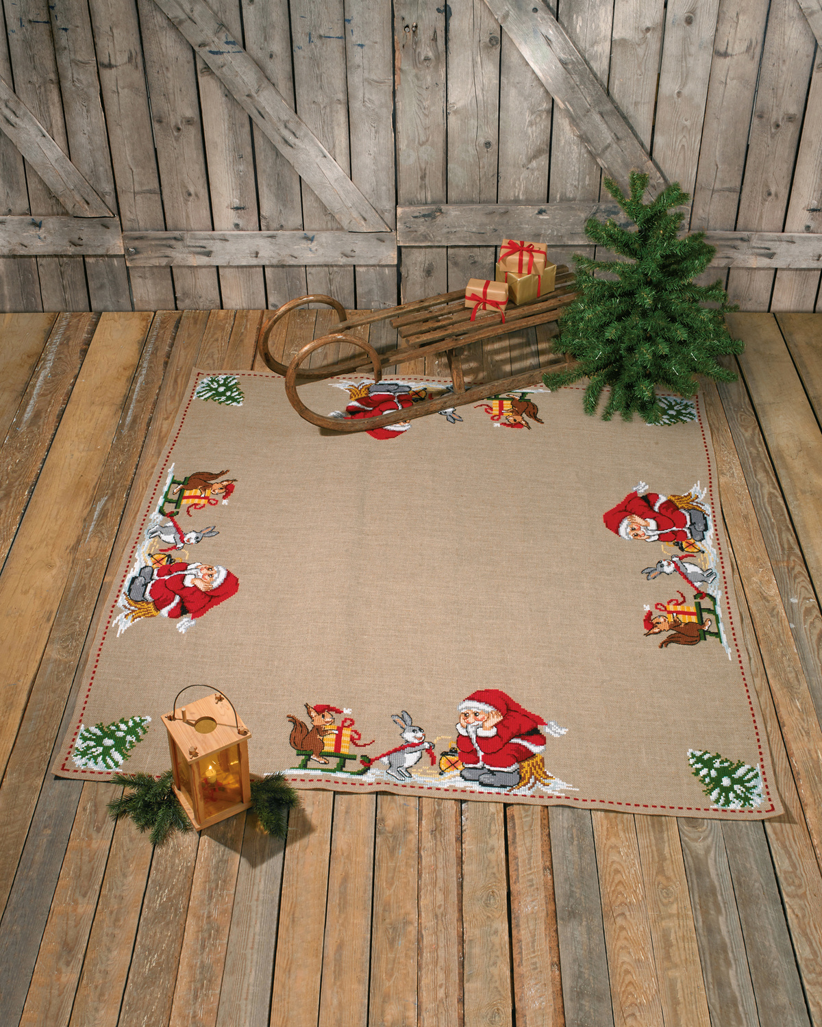 Juletræstæppe - Julemand med dyr 170x170 cm - 45-0211