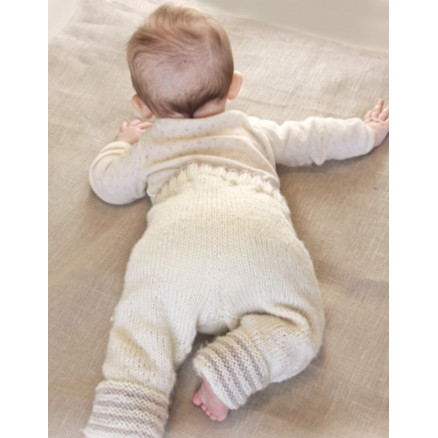 Little Darcy Pants by DROPS Design - Baby Bukser Strikkeopskrift str. 0/1 mdr - 3/4 år