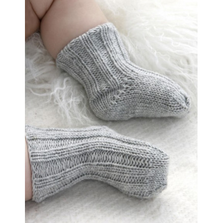 Baby Booties by DROPS Design - Baby Strømper Strikkeopskrift str. 1/3 mdr - 3/4 år
