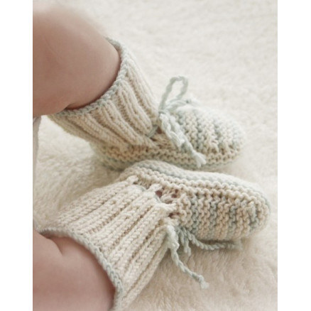 First Impression Booties by DROPS Design - Baby Tøfler Strikkeopskrift str. præmatur - 3/4 år