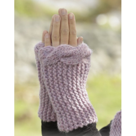 Cable Embrace by DROPS Design - Pulsvarmere Strikkeopskrift str. S/M - M/L