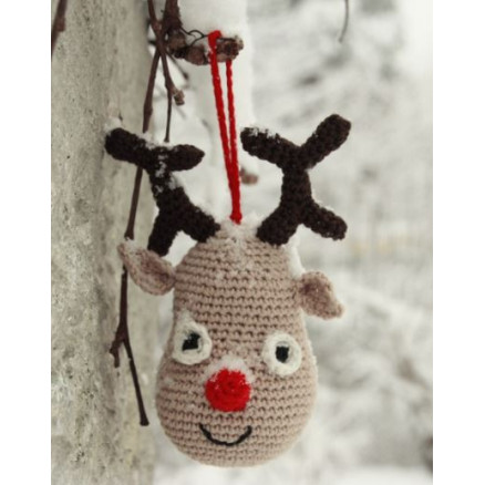 Rudolf by DROPS Design - Rensdyr julepynt Hækleopskrift 14 cm
