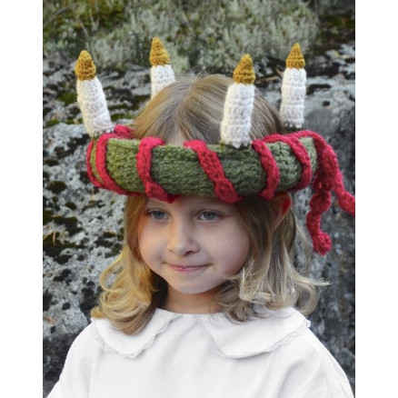 Little Lucia by DROPS Design - Luciakrone Hækleopskrift 63 cm