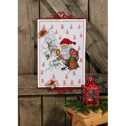 Permin Broderikit Julekalender Julemanden fodrer 35x51cm
