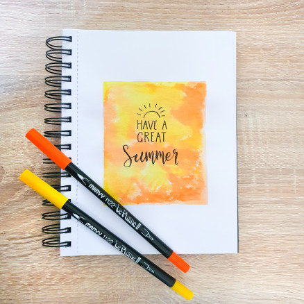 Lettering på akvarelbaggrund af Rito Krea - Lettering DIY