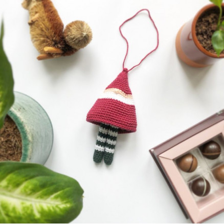 DingleDangle Nisse af Rito Krea - Nisse Hækleopskrift 15cm
