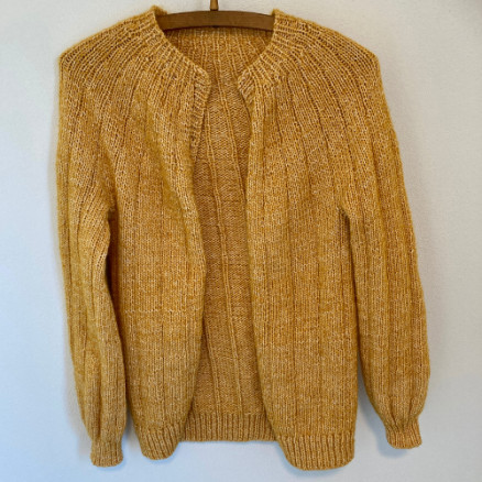 Sevenone Cardigan af Knit by Nees  -  Garnpakke til Sevenone Cardigan Str. S-XL.