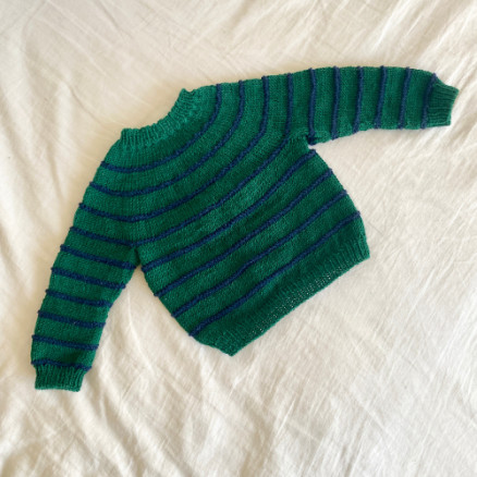 Charme Sweater af Knit by Nees  -  Garnpakke til Charme Sweater Str. 0 mdr - 4 år