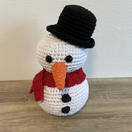 Snemand af Rito Krea - Snemand Hækleopskrift 34cm