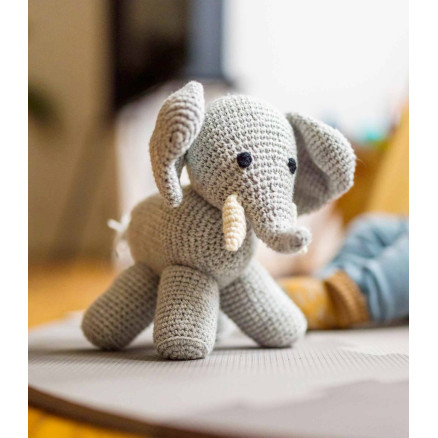 Manfreds Elefant af Milla Billa  -  Garnpakke til Manfreds Elefant Str. 20cm