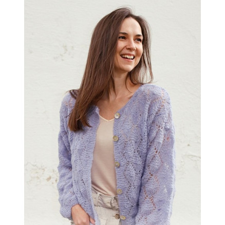Lila Mist Cardigan by DROPS Design - Cardigan Strikkeopskrift str. S - XXXL