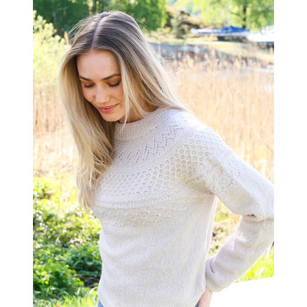Miss Summerbee Sweater by DROPS Design - Bluse Strikkeopskrift str. S - XXXL