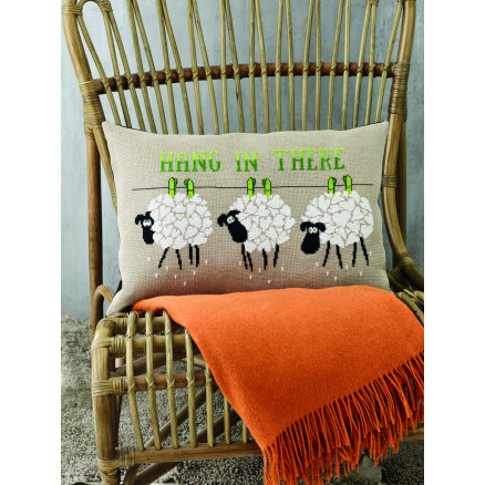 Permin Broderikit Hang in there 58x40cm