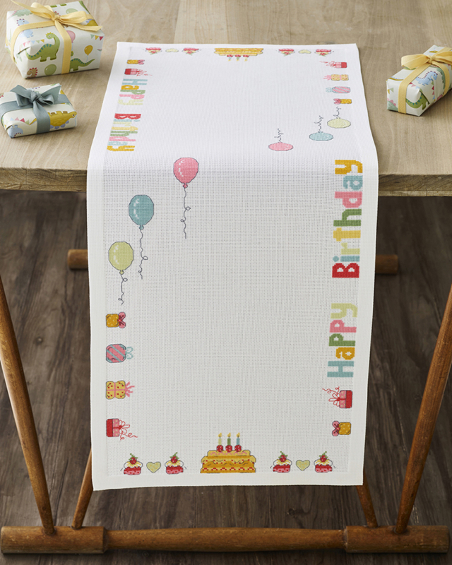 Broderi Kit - Glædelig Fødselsdag fra By Permin