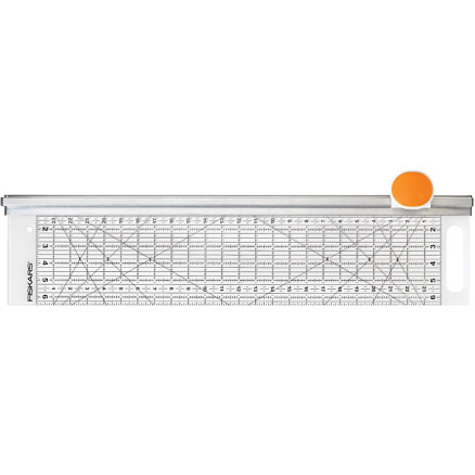 Kombineret Rulleskærer & Lineal fra Fiskars - 61 cm