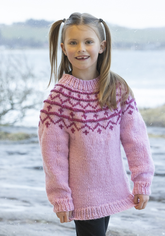 "Zuri" Genser - Viking Design 2407-7B Kit - 2 - 12 år - Viking Hobbygarn, fra Viking