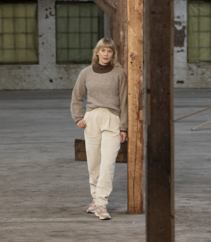 "Gunelia" Genser - Viking Design 2206-5 Kit - XS-XXXL - Viking Alpaca Bris, fra Viking