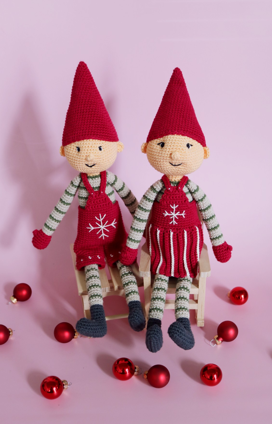 Nisserne Bella og Balder, Digital hækleopskrift - Årets Adventsfigur 2025