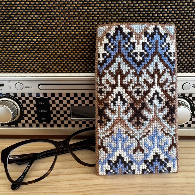 Pomp Stitch broderi - Blå Flora brille etui