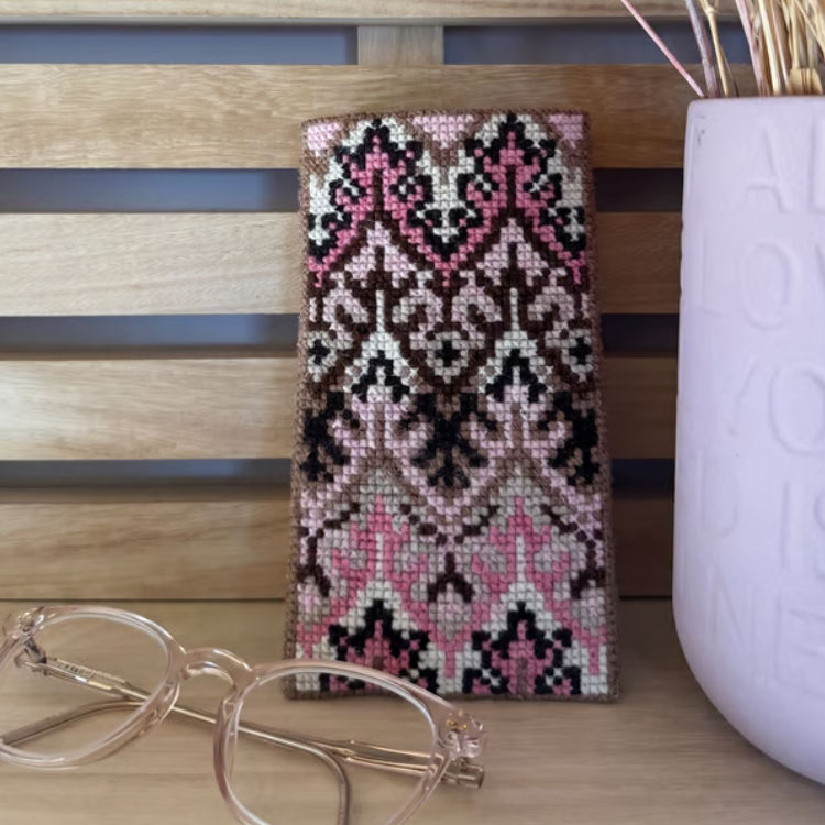Pomp Stitch broderi - Pink Flora brille etui