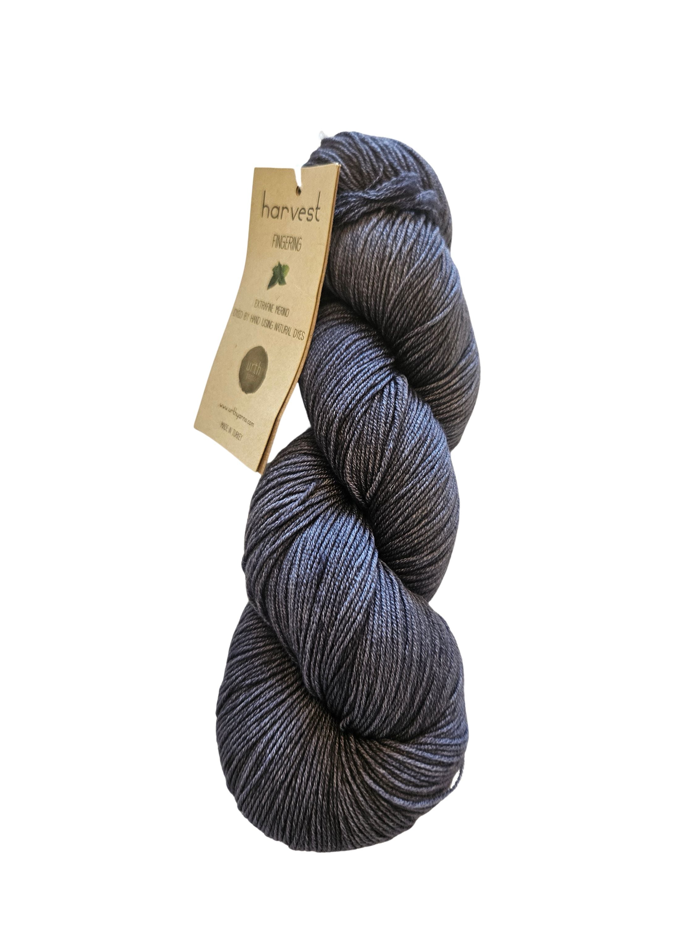 Marsk Tørklæde strikkekit i Harvest Fingering fra Urth Yarns - Mint (Grå)