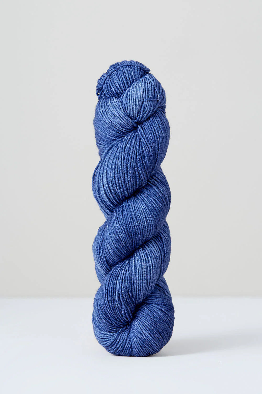 Urth Yarns, Harvest Fingering, plantefarvet merinould. - Cosmic Purple Carrot (Blå) (lot 15)