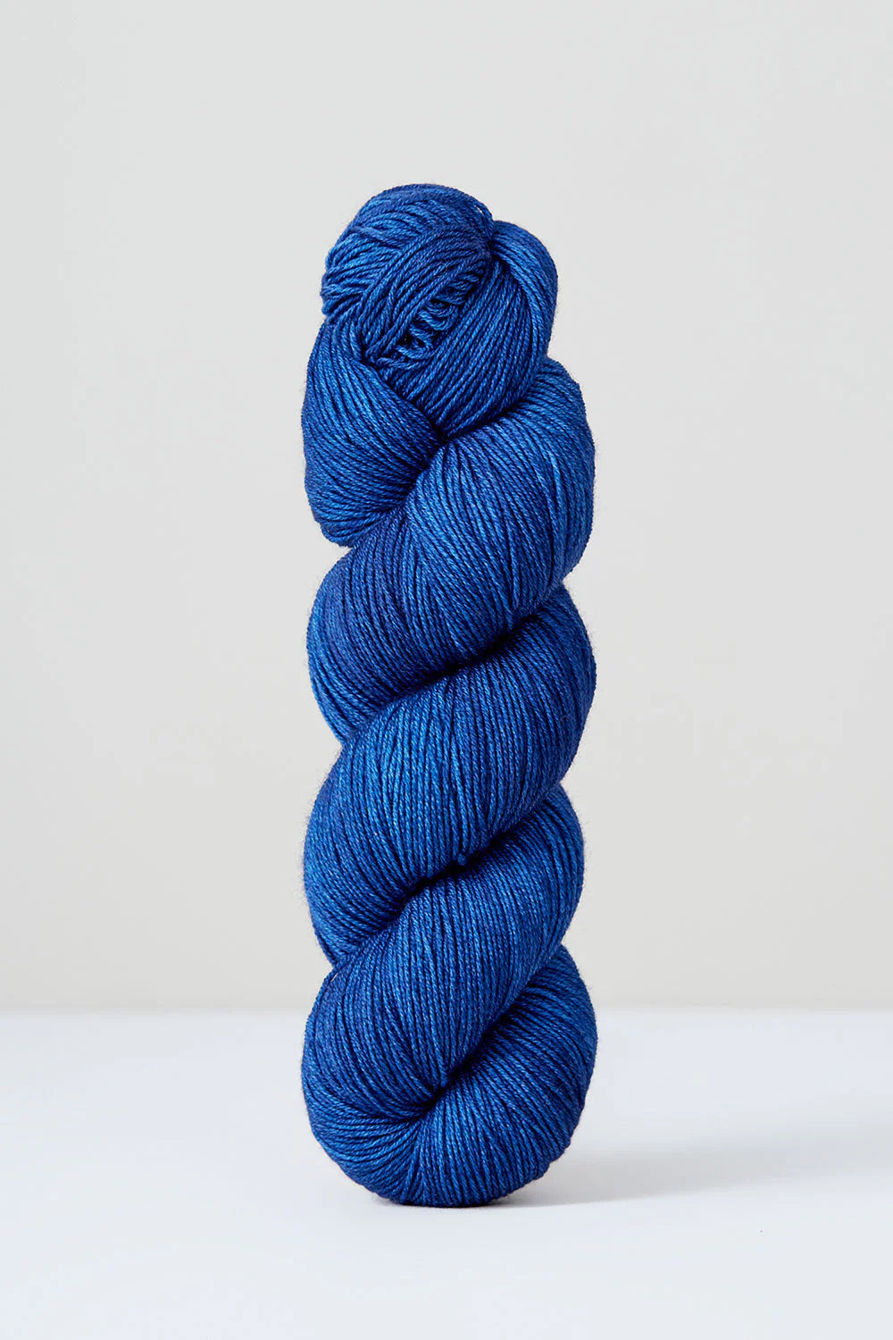Urth Yarns, Harvest Fingering, plantefarvet merinould. - Indigo (Mørk Blå)