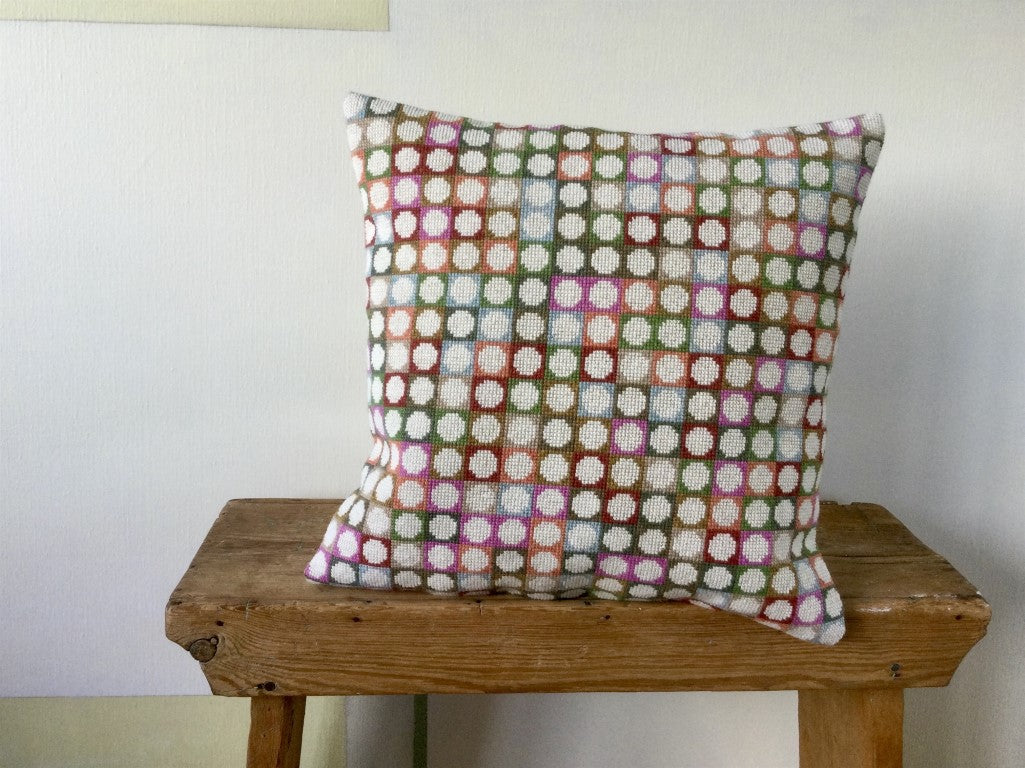 Baldyre Broderi, Puder, Broderikit - Pick`n mix "hvide prikker"