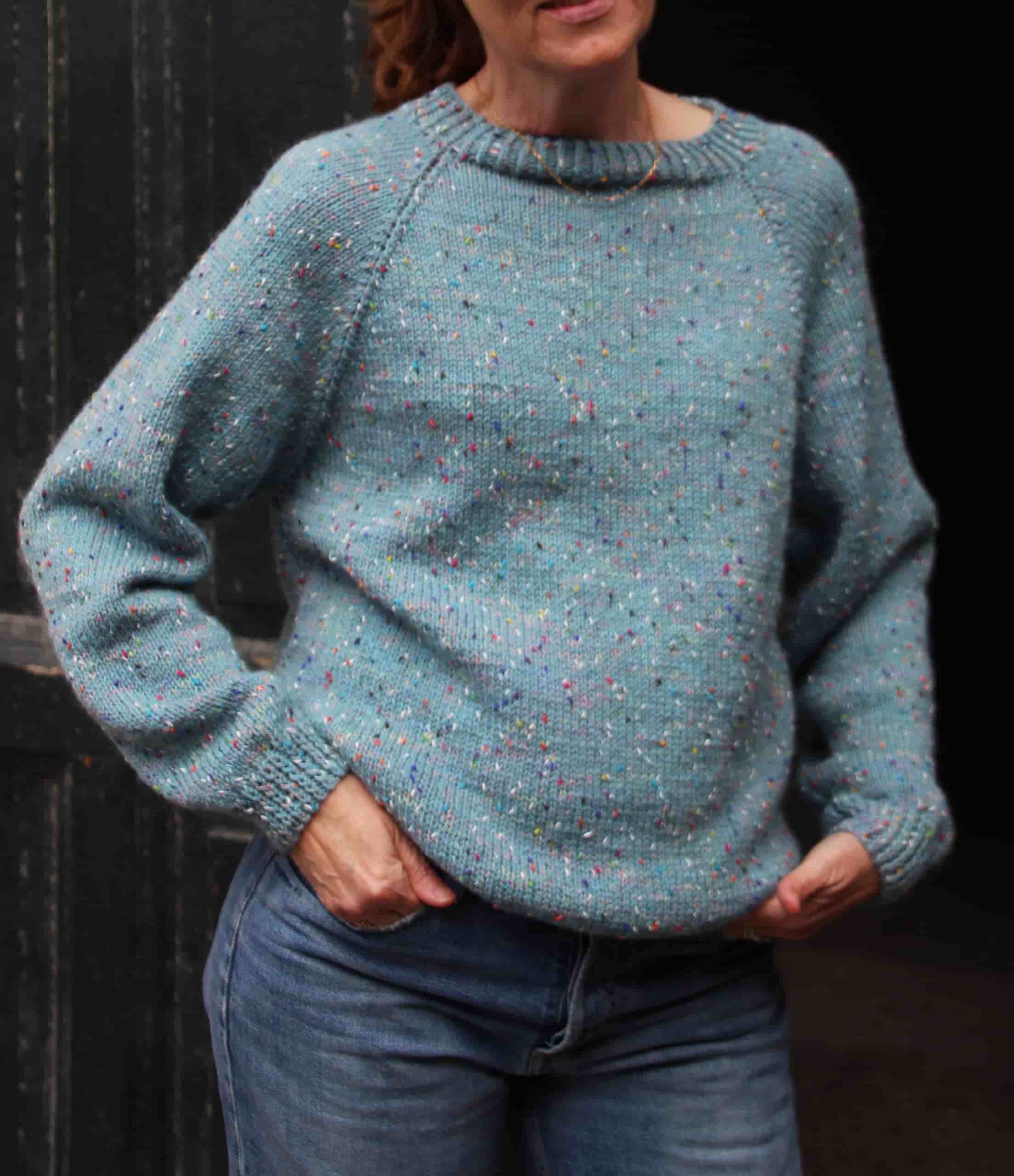 Hel enkel  Glatstrikket bluse med raglan og rund hals -PDF Opskrift