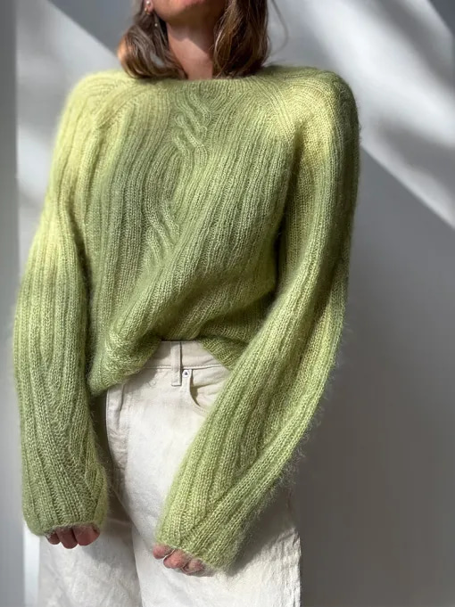 Twist_Light_Loop_Sweater