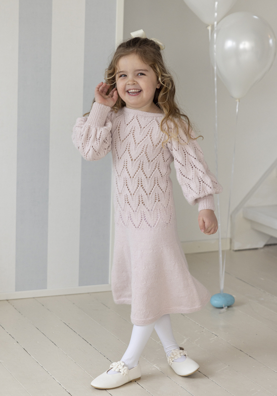 Tjørme kjole - Viking Design 2607-7B Kit - 2 - 12 år - Viking Alpaca Lille Storm, fra Viking